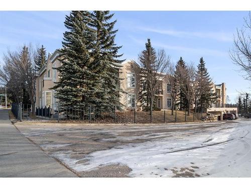 202-4835 Dalhousie Drive Nw, Calgary, AB - Outdoor