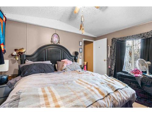 28370 Township Road 304, Rural Mountain View County, AB - Indoor Photo Showing Bedroom