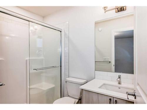 123 Creekstone Drive, Calgary, AB - Indoor Photo Showing Bathroom