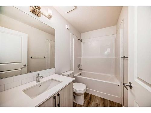 123 Creekstone Drive, Calgary, AB - Indoor Photo Showing Bathroom