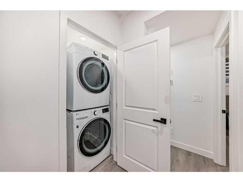 123 Creekstone Drive, Calgary, AB - Indoor Photo Showing Laundry Room