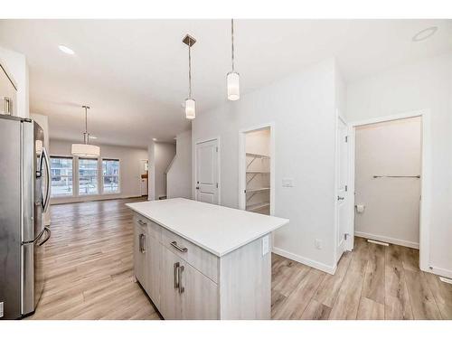 123 Creekstone Drive, Calgary, AB - Indoor Photo Showing Kitchen