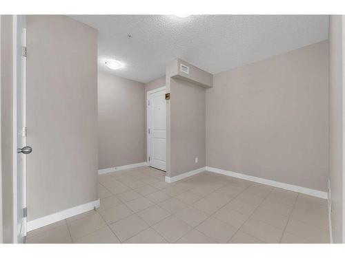 201-195 Kincora Glen Road Nw, Calgary, AB - Indoor Photo Showing Other Room