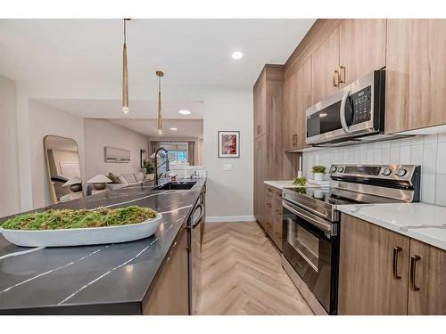 132 Cobblestone Gate, Airdrie, AB - Indoor Photo Showing Kitchen