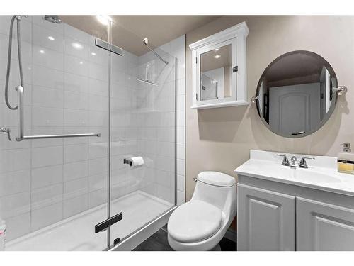 2 Edmund Way Se, Airdrie, AB - Indoor Photo Showing Bathroom