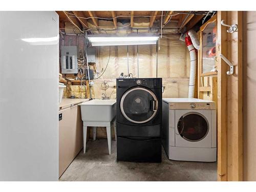 2 Edmund Way Se, Airdrie, AB - Indoor Photo Showing Laundry Room