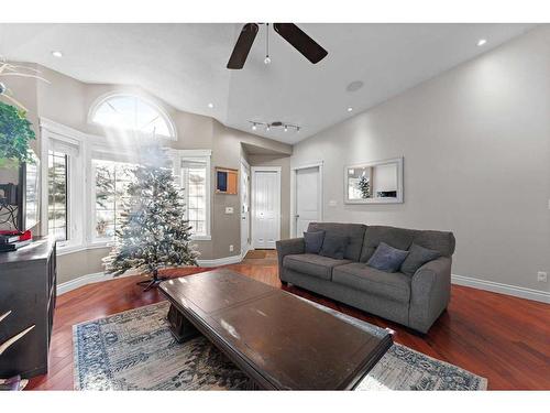 2 Edmund Way Se, Airdrie, AB - Indoor Photo Showing Living Room