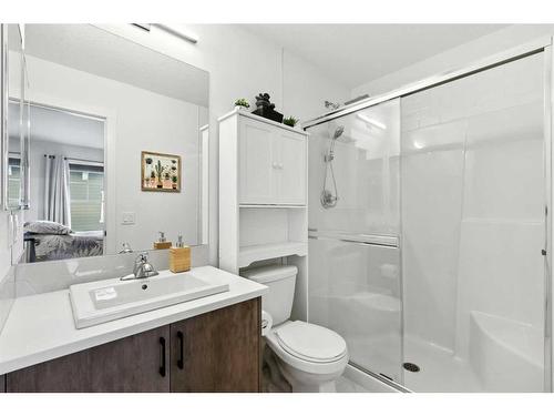 912 Cranbrook Walk Se, Calgary, AB - Indoor Photo Showing Bathroom