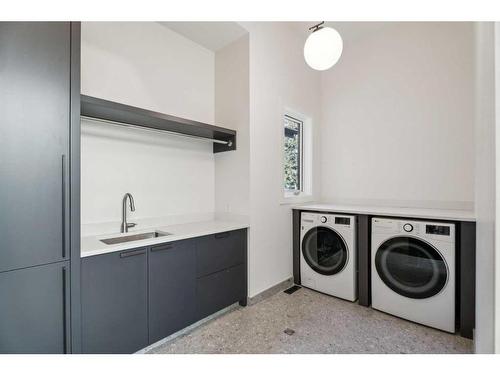 2036 30 Avenue Sw, Calgary, AB - Indoor Photo Showing Laundry Room