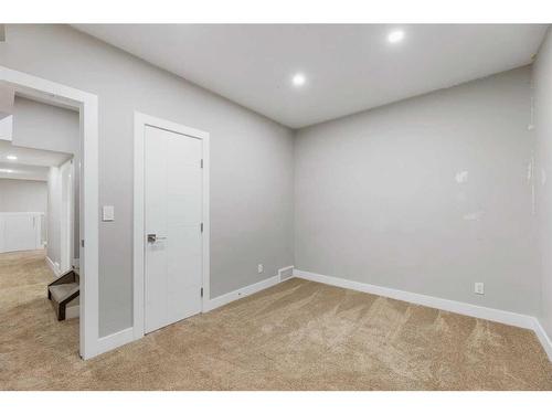 1806 8 Street Sw, Calgary, AB - Indoor Photo Showing Other Room