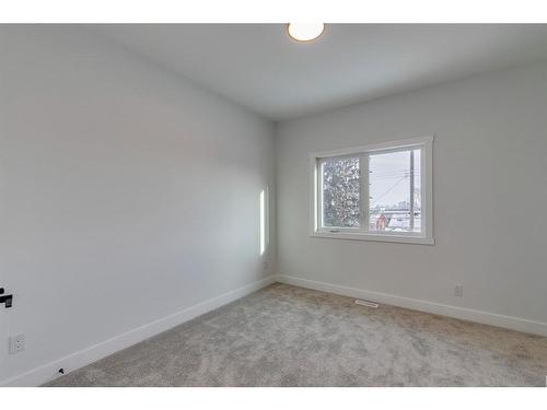 1420 41 Street Sw, Calgary, AB - Indoor Photo Showing Other Room