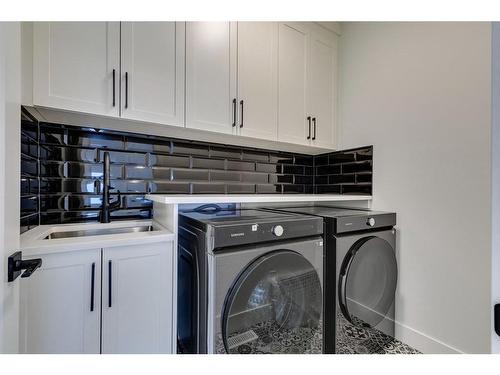 1420 41 Street Sw, Calgary, AB - Indoor Photo Showing Laundry Room