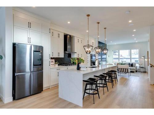 1420 41 Street Sw, Calgary, AB - Indoor Photo Showing Kitchen With Upgraded Kitchen