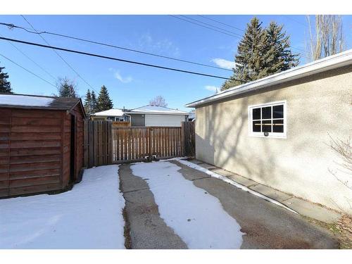 116 Glacier Drive Sw, Calgary, AB - Outdoor With Exterior