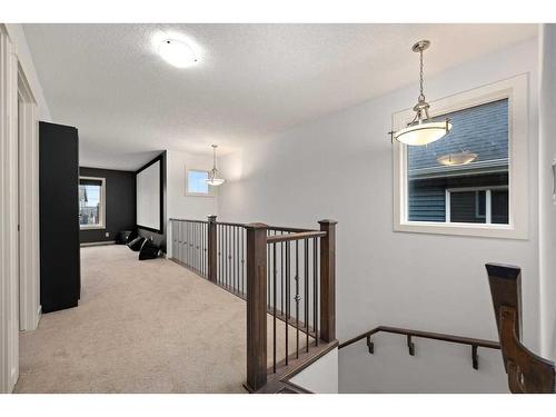 24 Sherwood Park Nw, Calgary, AB - Indoor Photo Showing Other Room