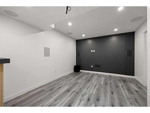 24 Sherwood Park Nw, Calgary, AB - Indoor