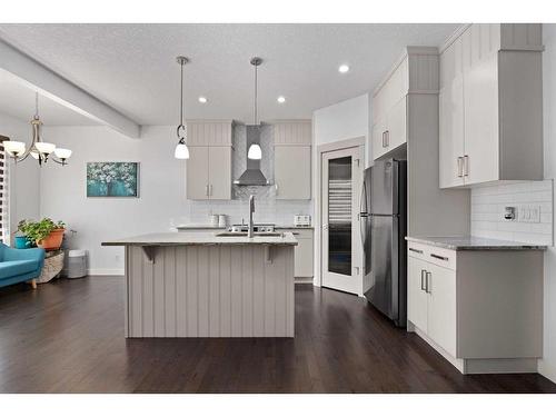 24 Sherwood Park Nw, Calgary, AB - Indoor Photo Showing Kitchen With Double Sink With Upgraded Kitchen