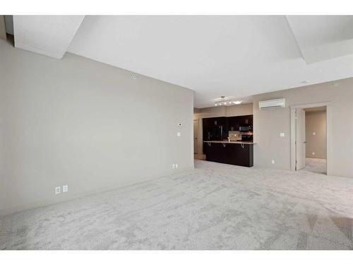 1319-8880 Horton Road Sw, Calgary, AB - Indoor