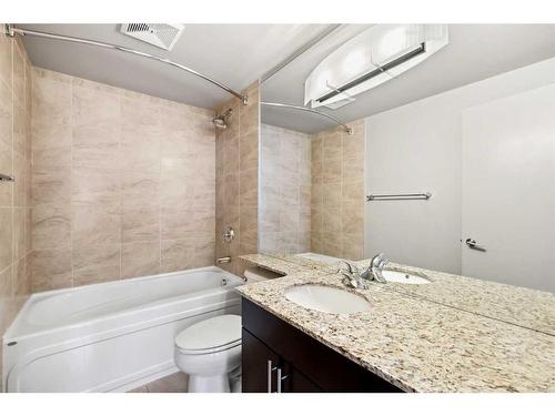 1319-8880 Horton Road Sw, Calgary, AB - Indoor Photo Showing Bathroom