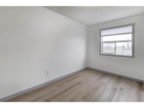 2217-700 Willowbrook Road Nw, Airdrie, AB - Indoor Photo Showing Other Room