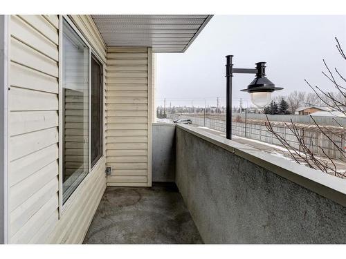 2217-700 Willowbrook Road Nw, Airdrie, AB - Outdoor With Exterior