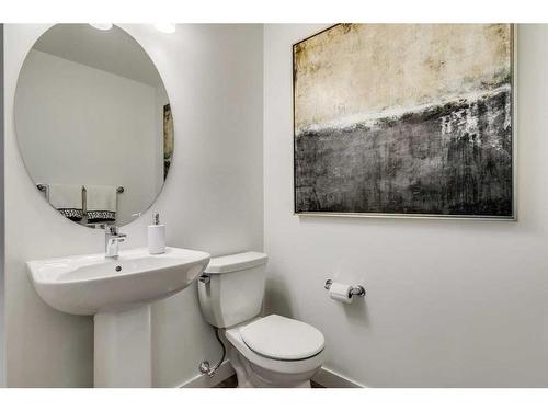 88-2117 81 Street Sw, Calgary, AB - Indoor Photo Showing Bathroom