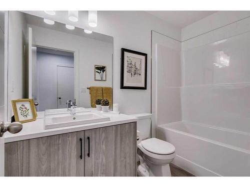 88-2117 81 Street Sw, Calgary, AB - Indoor Photo Showing Bathroom