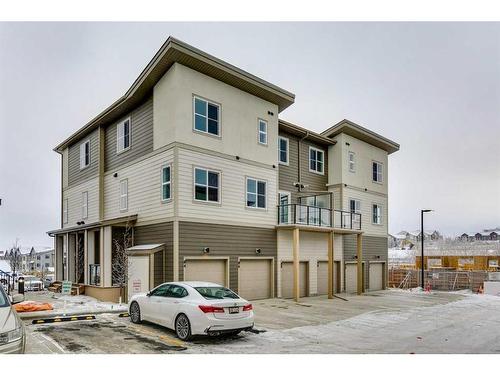 88-2117 81 Street Sw, Calgary, AB - Outdoor