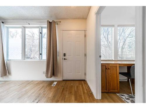 211 21 Avenue Nw, Calgary, AB - Indoor Photo Showing Other Room