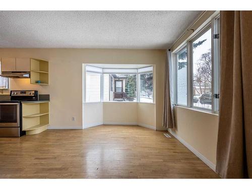 211 21 Avenue Nw, Calgary, AB - Indoor