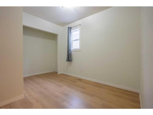 211 21 Avenue Nw, Calgary, AB - Indoor Photo Showing Other Room