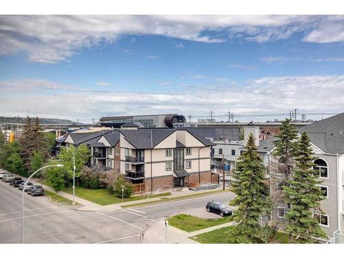 403-1108 15 Street Sw, Calgary, AB - Outdoor With View