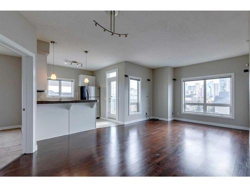 403-1108 15 Street Sw, Calgary, AB - Indoor Photo Showing Other Room