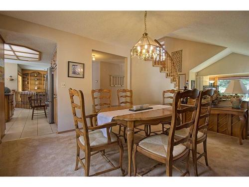 319 Edenwold Drive Nw, Calgary, AB - Indoor Photo Showing Dining Room