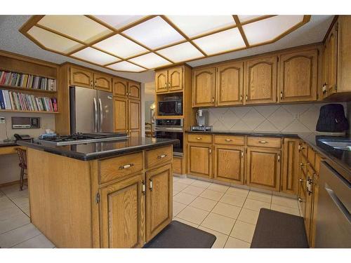 319 Edenwold Drive Nw, Calgary, AB - Indoor Photo Showing Kitchen