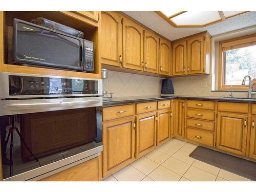 319 Edenwold Drive Nw, Calgary, AB - Indoor Photo Showing Kitchen