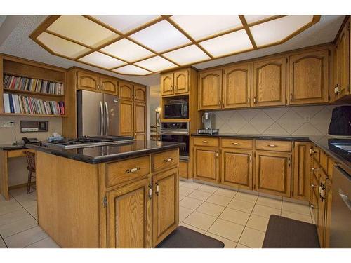 319 Edenwold Drive Nw, Calgary, AB - Indoor Photo Showing Kitchen