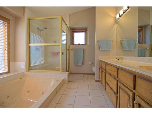 319 Edenwold Drive Nw, Calgary, AB - Indoor Photo Showing Bathroom