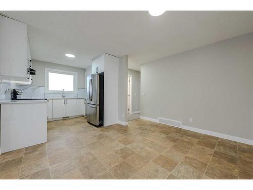 23 Martinwood Court Ne, Calgary, AB - Indoor Photo Showing Kitchen