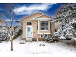 23 Martinwood Court NE Calgary, AB T3J 3H1