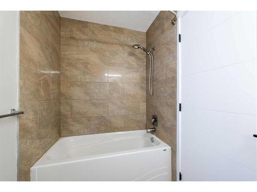 23 Martinwood Court Ne, Calgary, AB - Indoor Photo Showing Bathroom