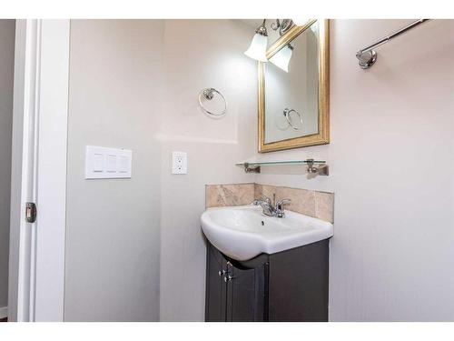 23 Martinwood Court Ne, Calgary, AB - Indoor Photo Showing Bathroom