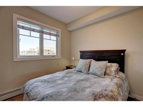 308-108 25 Avenue Sw, Calgary, AB - Indoor Photo Showing Bedroom