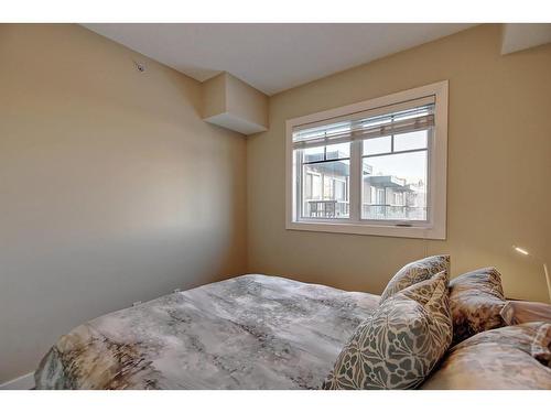 308-108 25 Avenue Sw, Calgary, AB - Indoor Photo Showing Bedroom