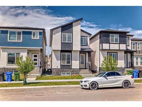 4834 87 Avenue Ne, Calgary, AB - Outdoor With Facade