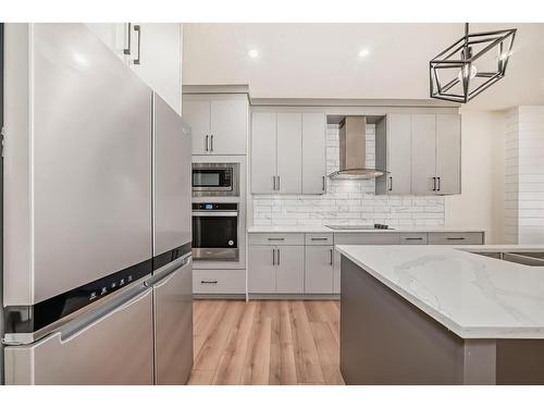 4834 87 Avenue Ne, Calgary, AB - Indoor Photo Showing Kitchen With Upgraded Kitchen