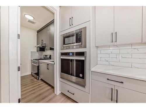 4834 87 Avenue Ne, Calgary, AB - Indoor Photo Showing Kitchen