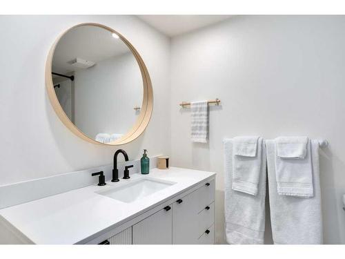 606-1140 15 Avenue Sw, Calgary, AB - Indoor Photo Showing Bathroom