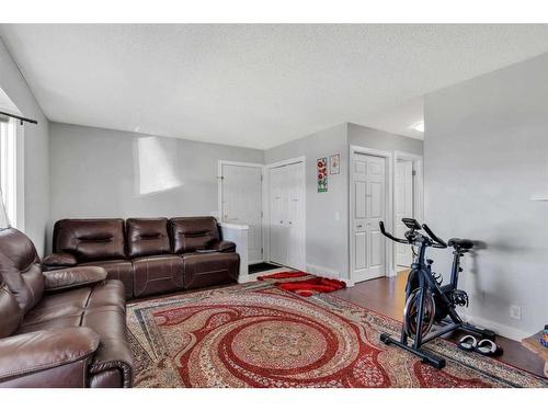 87 Edgehill Drive, Calgary, AB - Indoor Photo Showing Gym Room