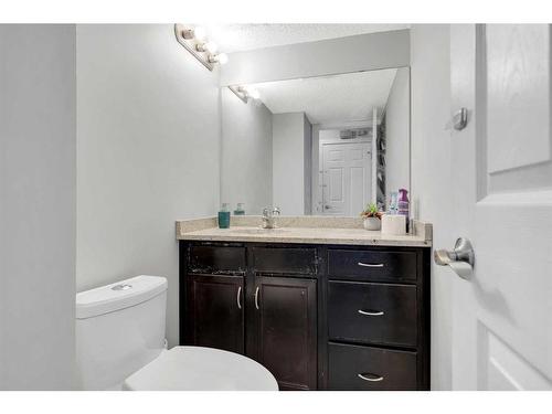 87 Edgehill Drive, Calgary, AB - Indoor Photo Showing Bathroom